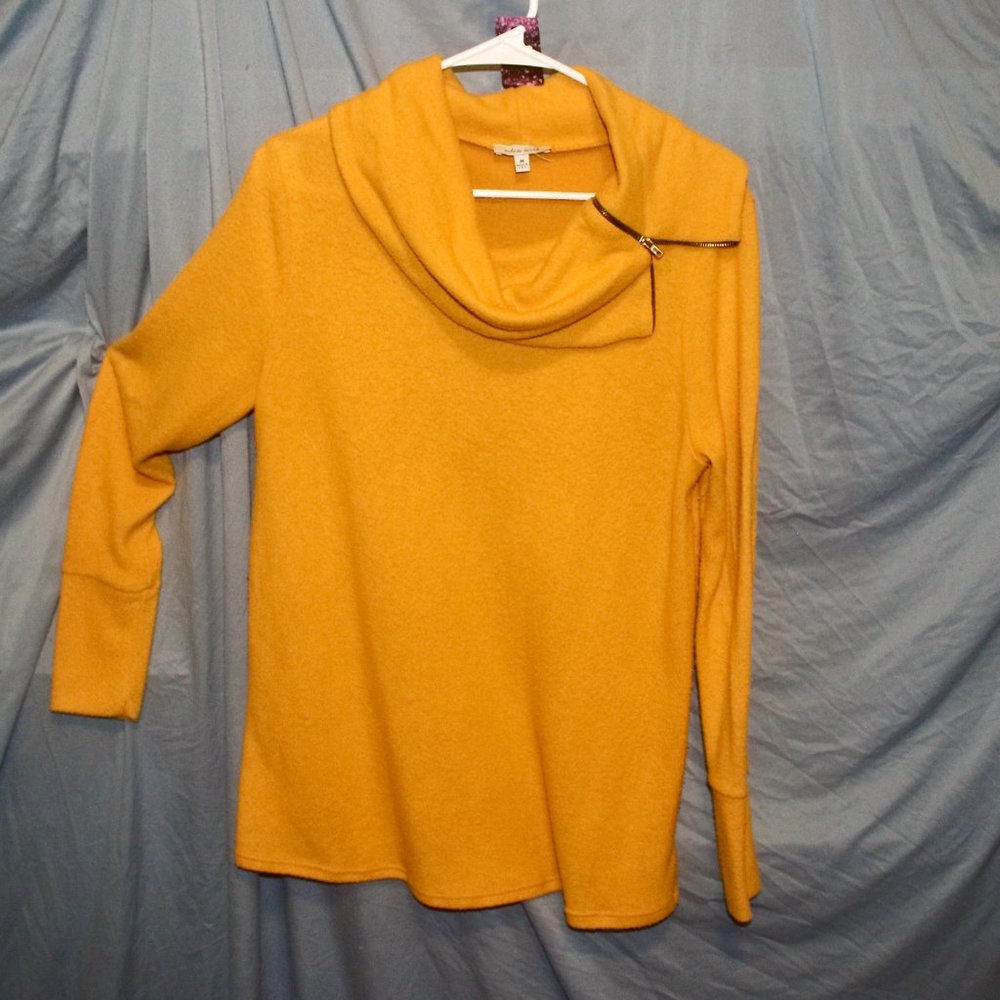 White Birch sz M mustard Sweater - Picture 2 of 3